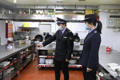 雙橋區(qū)市場監(jiān)督管理局嚴(yán)把關(guān)、強監(jiān)管，推動餐飲單位有序開放堂食