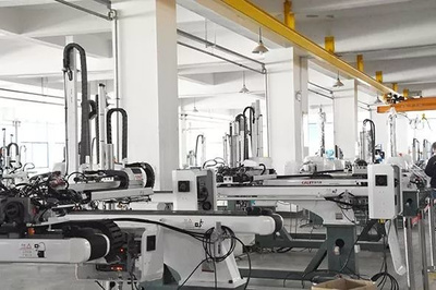 智能機械手 引領(lǐng)自動化浪潮，智能工廠的未來已至